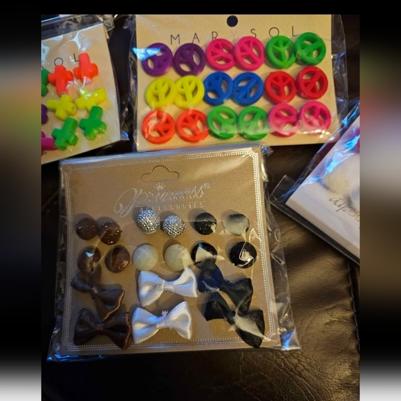 Earrings..NEW approx 109 pairs - Picture 2 of 6